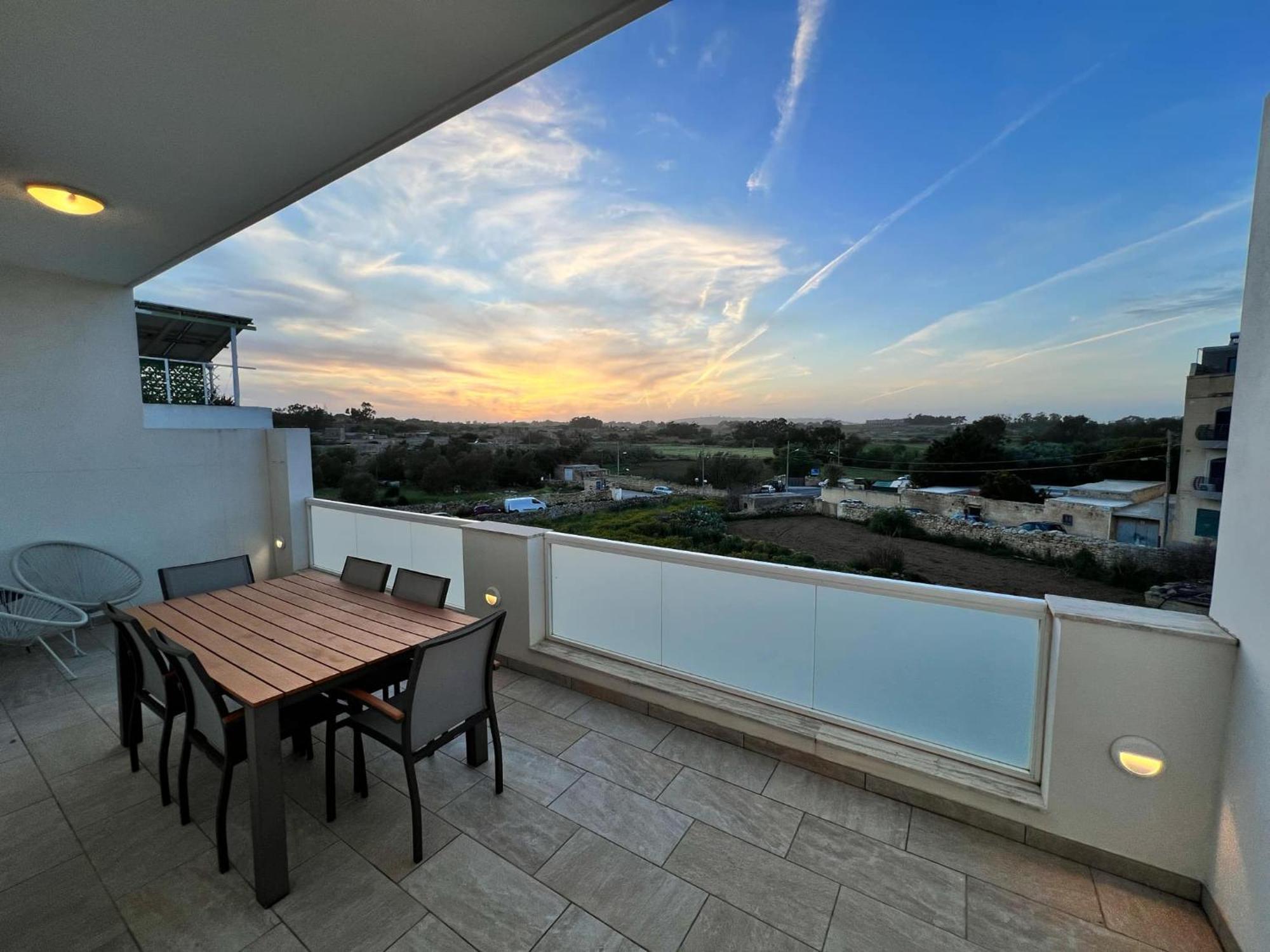 Carousel Apartments Qrendi ภายนอก รูปภาพ